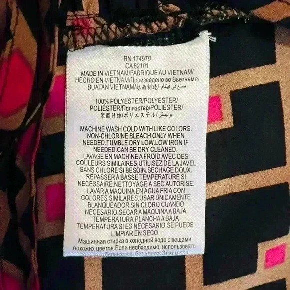 BCBGMaxAzria Surplice Blouse Long Sleeve Size Large - Picture 16 of 16